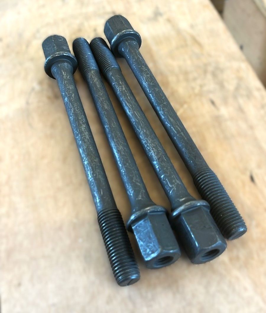 Купить SDLG 4110000556160 Болт головки цилиндра SDLG L953F; L955F