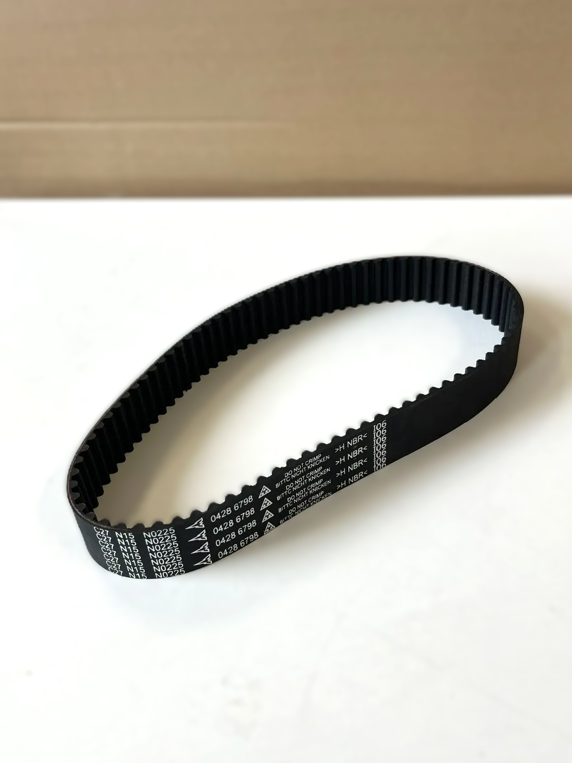 Купить DEUTZ 04174073 Ремень гидронасоса Deutz 1011 04174073