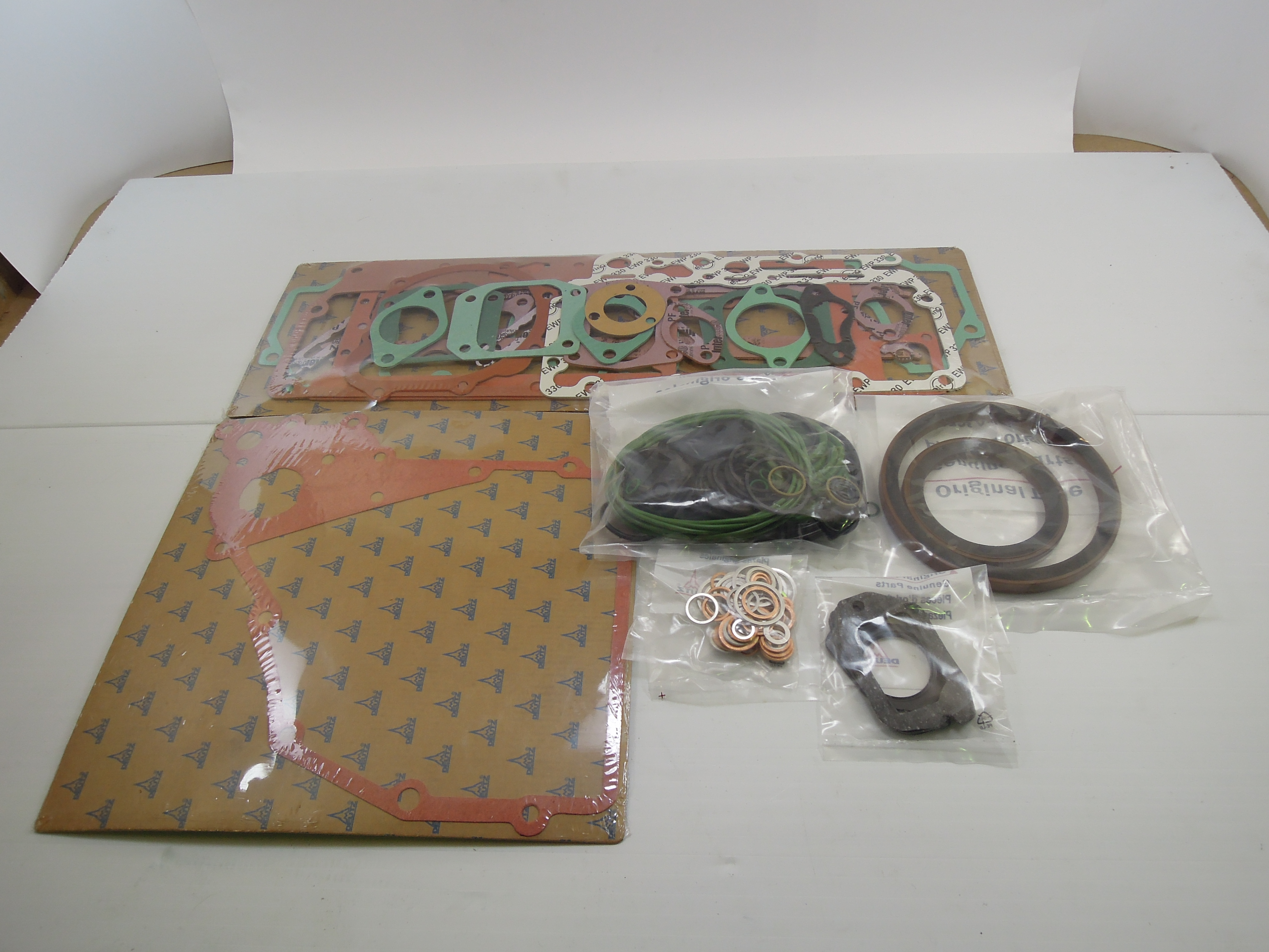 Комплект прокладок Deutz 02931736