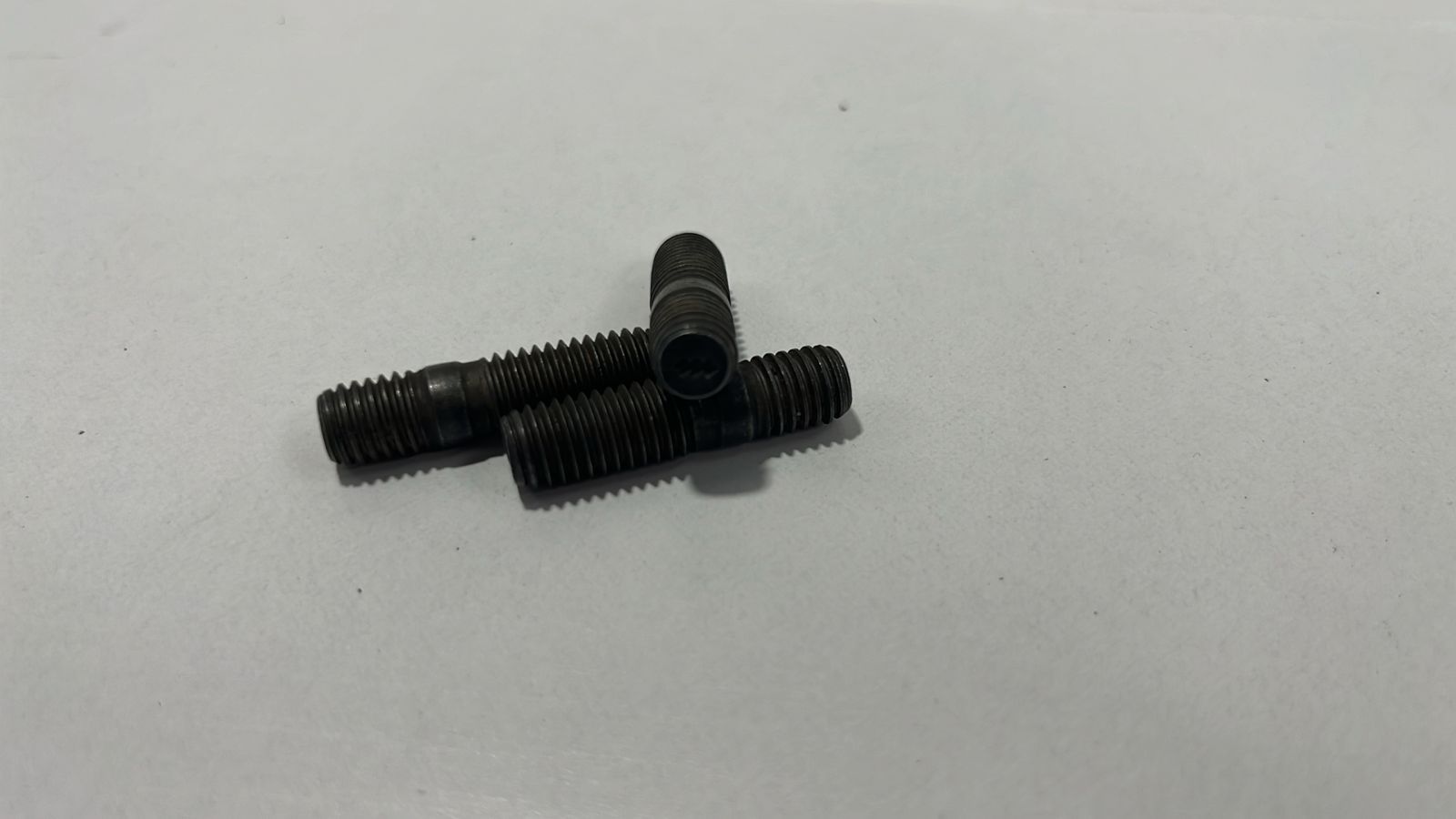 Купить Volvo 20459235 Шпилька D7 / D5  EC140B 20459235