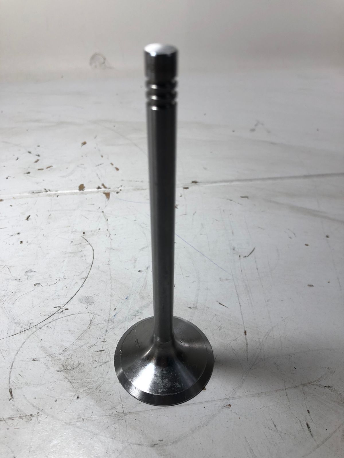 Купить Deutz 04231479 Клапан двигателя впускной