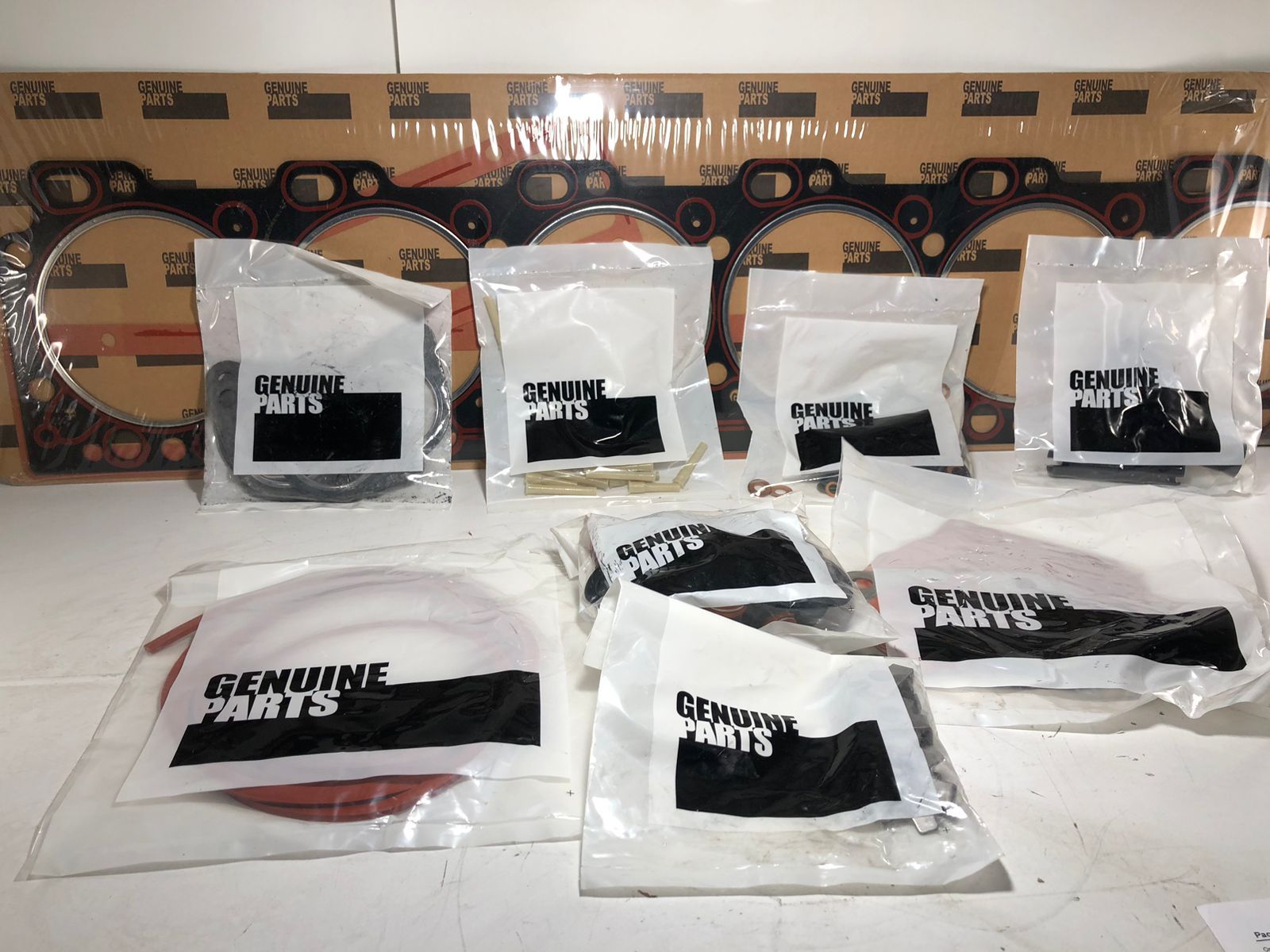 Купить CUMMINS 2881954 Комплект прокладок на двигатель верх