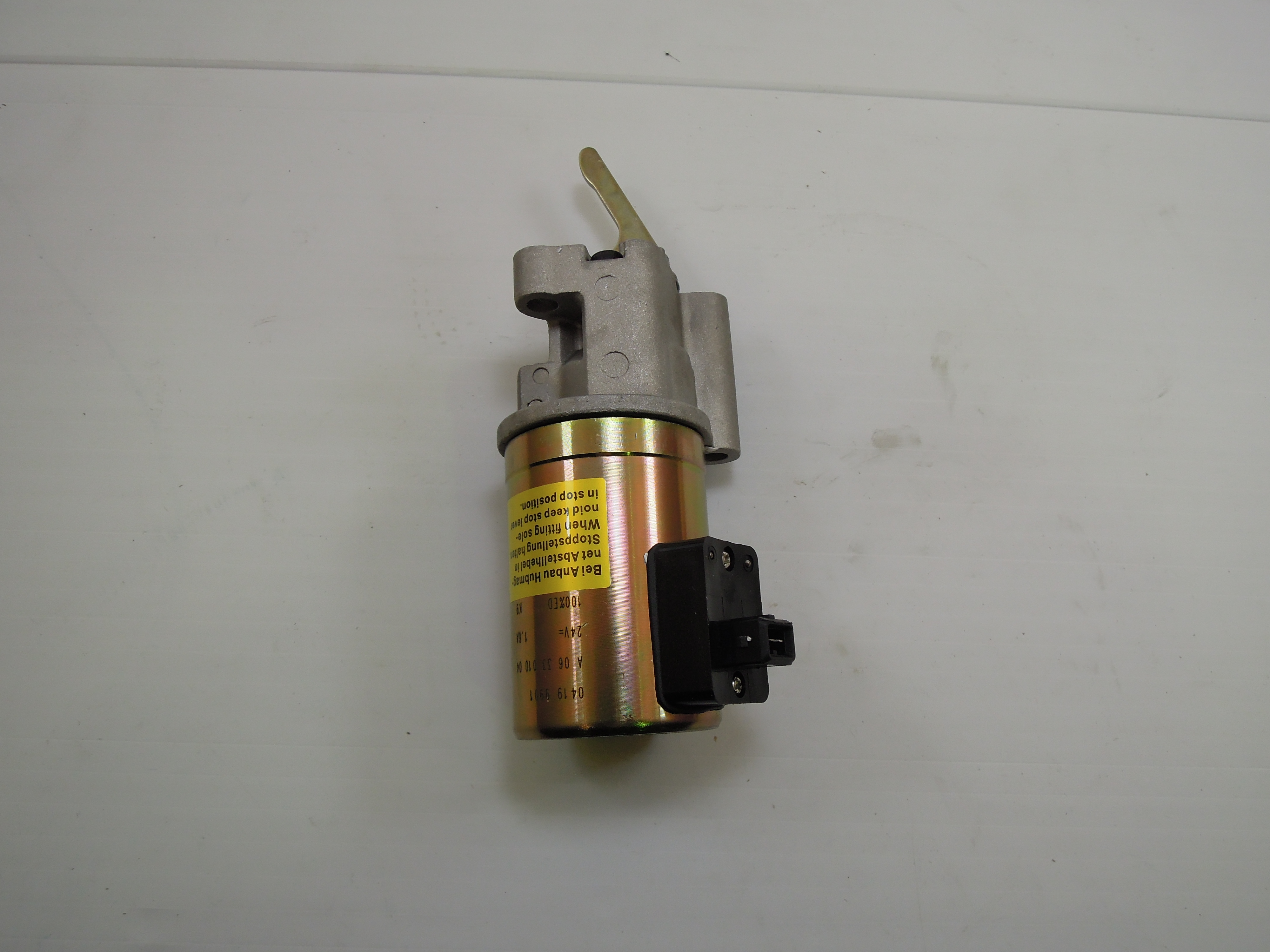 Клапан электромагнитый остановы (соленоид отключения) Deutz 02113789