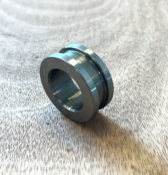 Купить Volvo 20794126 Втулка регулятора D7D; D7E;  20794126