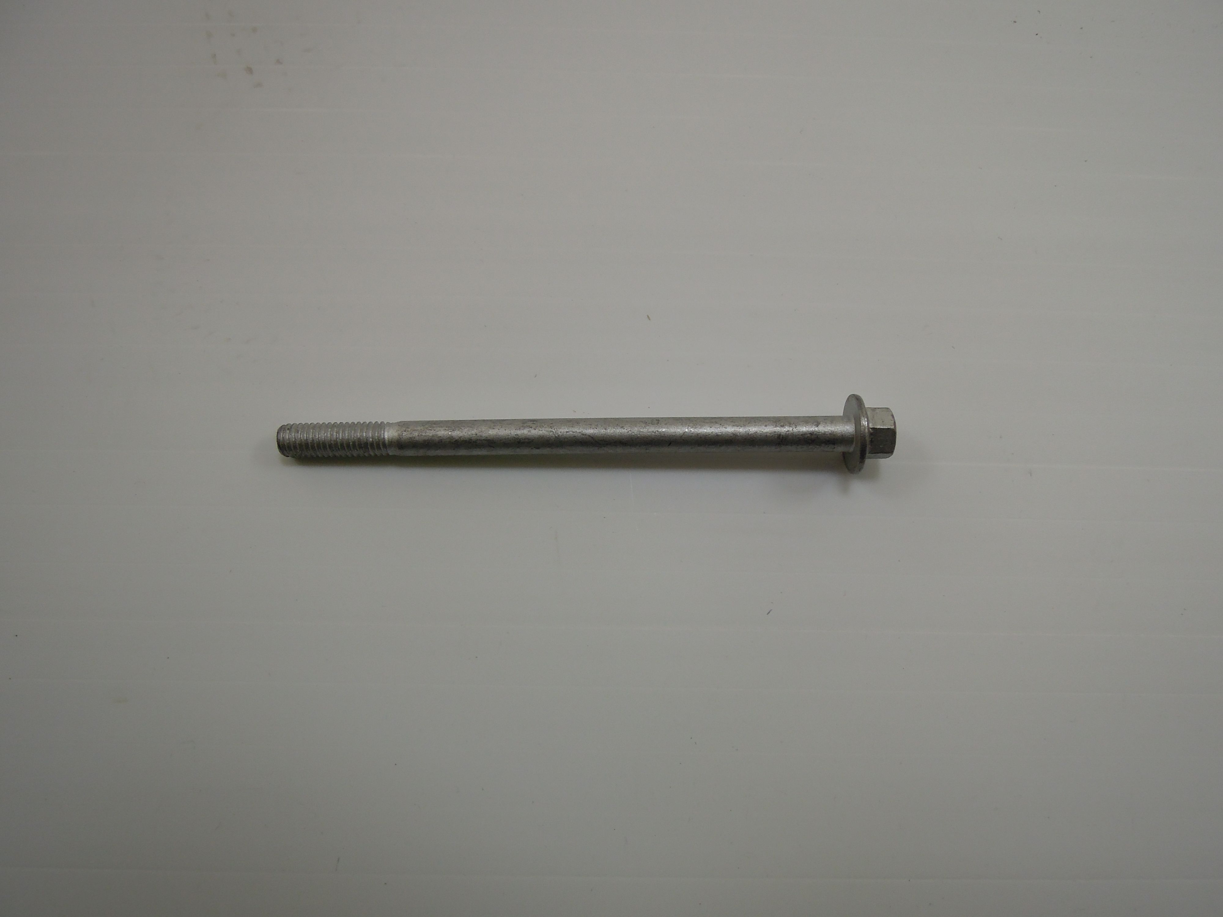 Болт  Volvo 22278501