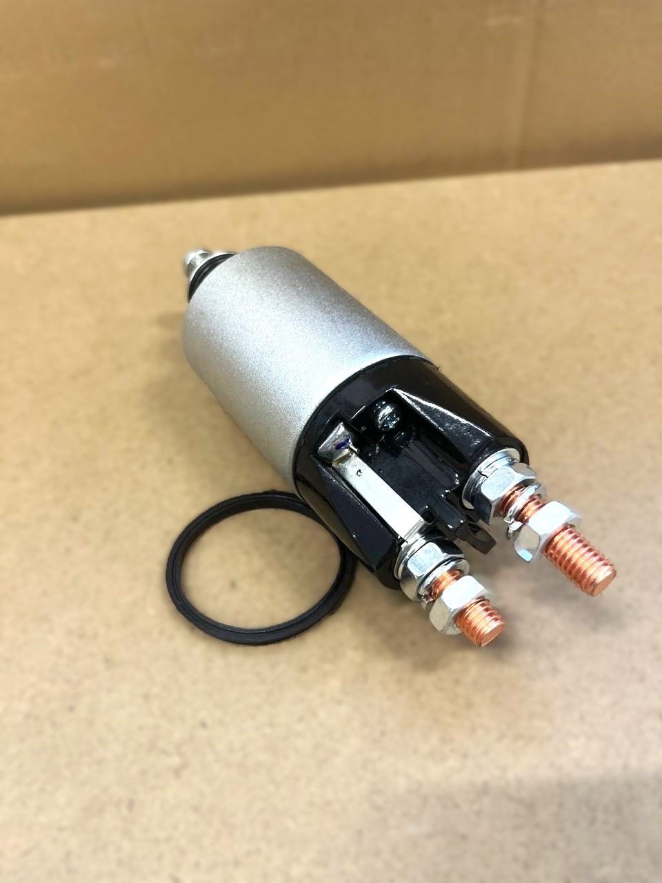 Купить DEUTZ 01182345 Реле стартера втягивающее 01182345