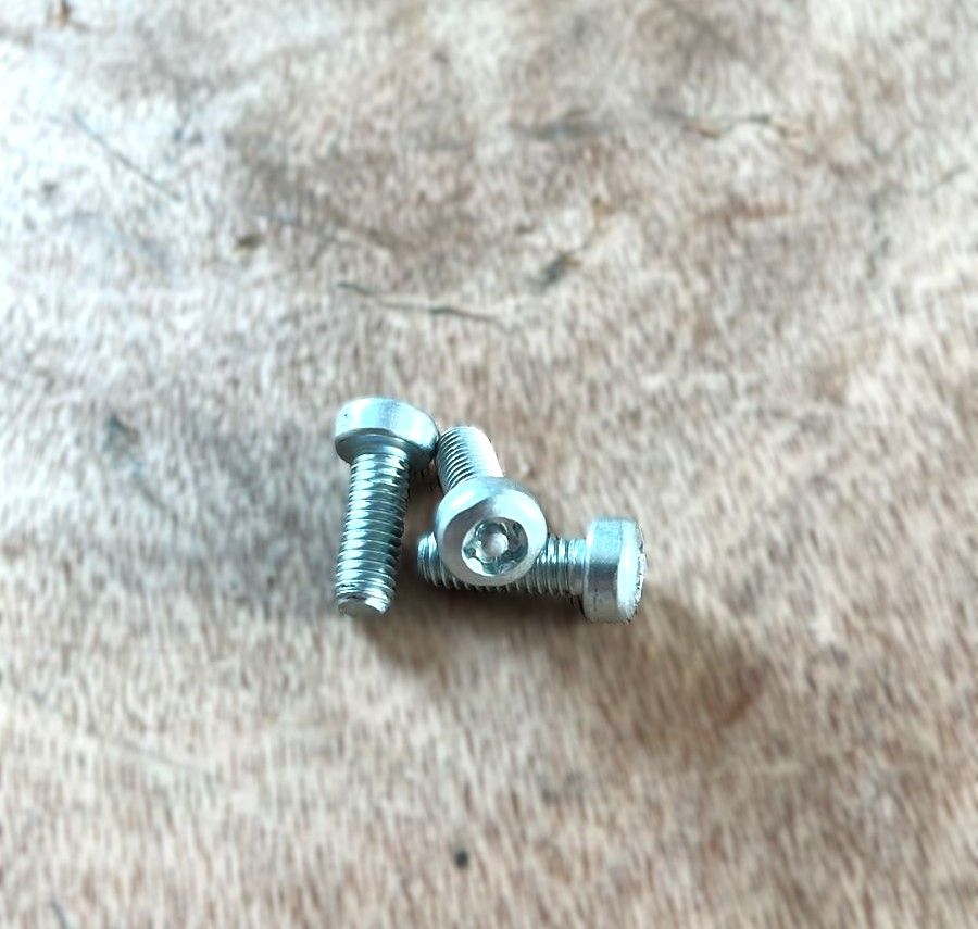 Купить DEUTZ 02112401 Стопорный винт 1013 / 2012 / 2013