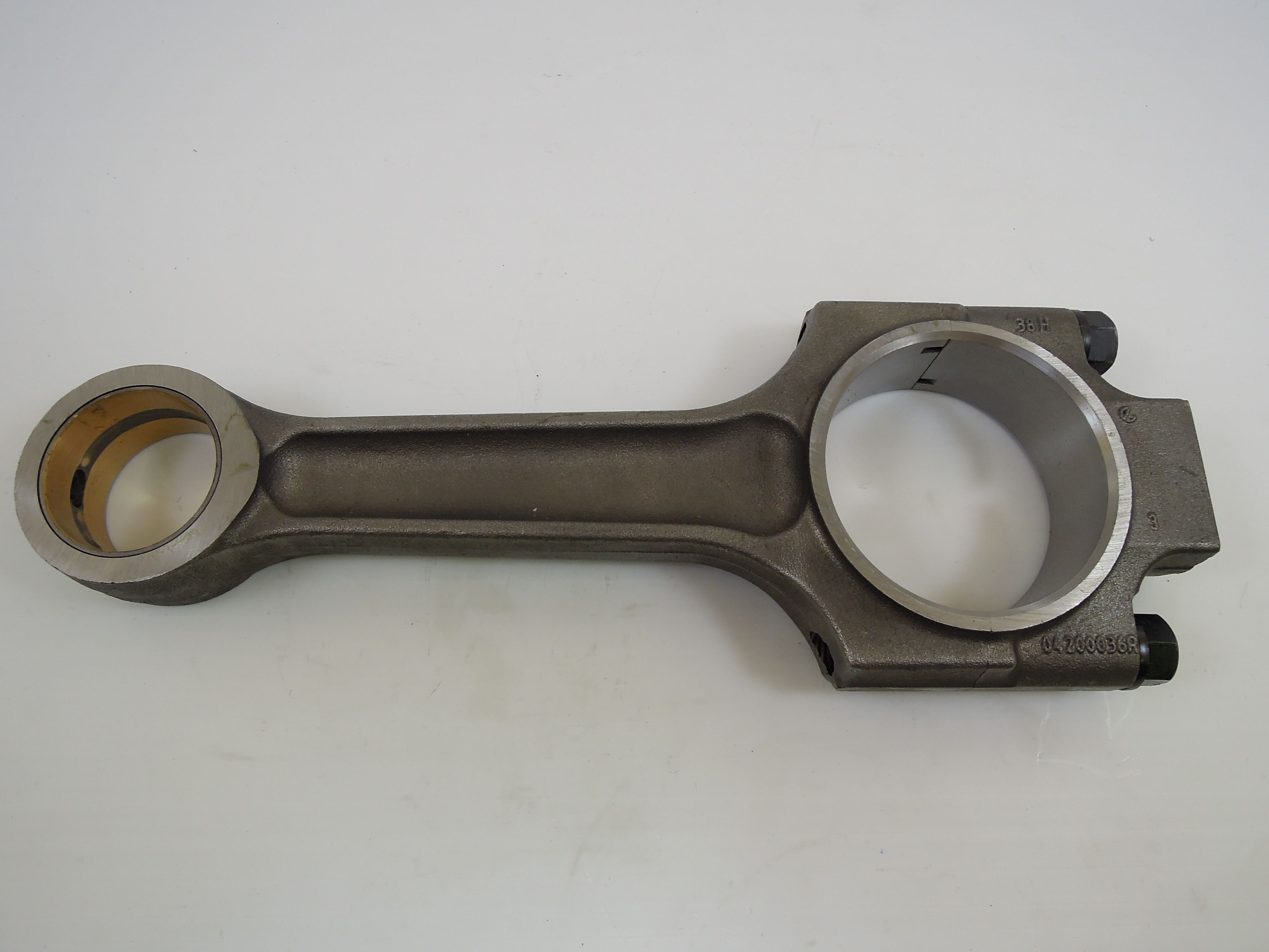 Шатун двигателя (1297) Deutz 04200465