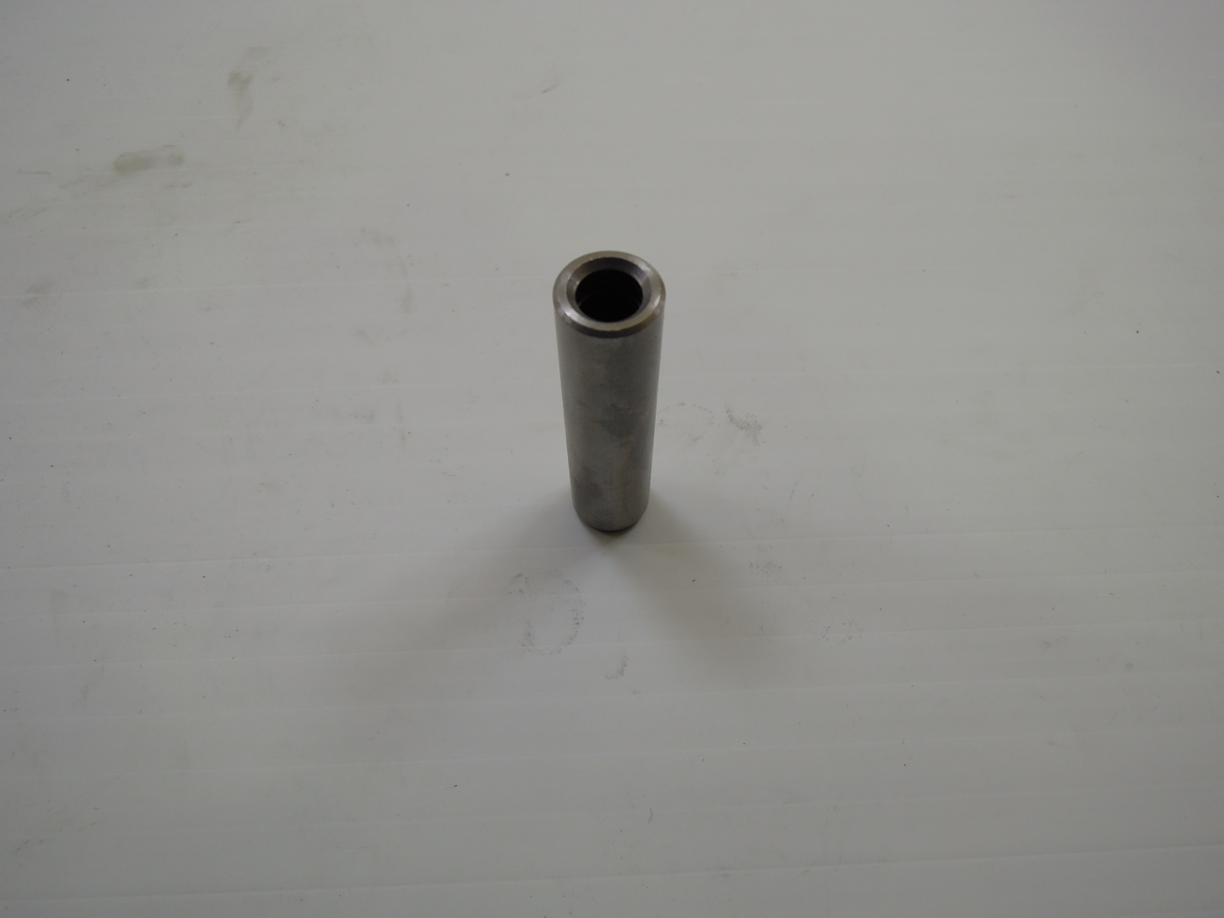 Направляющая клапана впуск / выпуск втулка Deutz 04201238