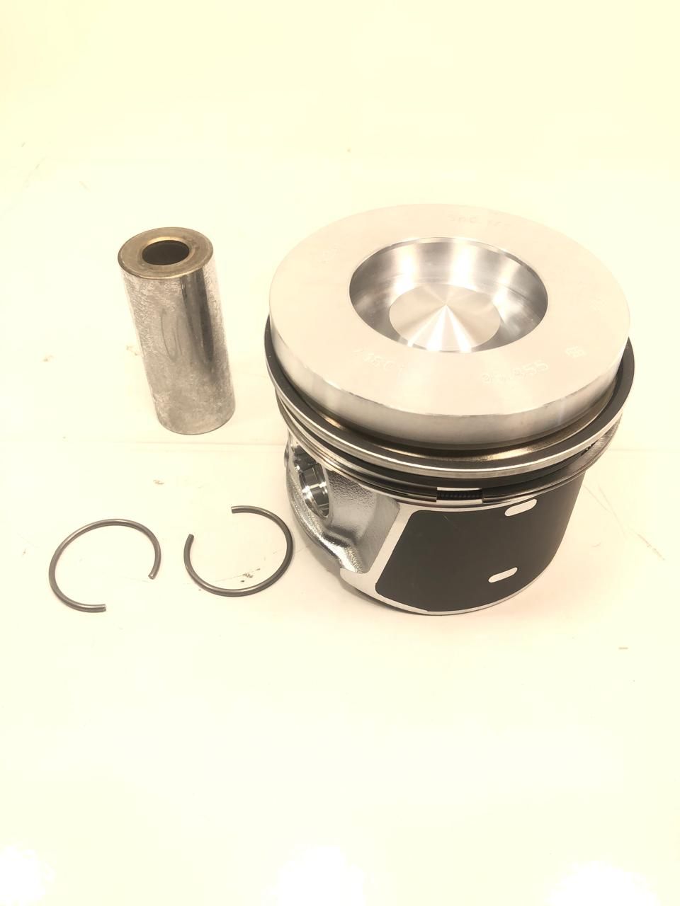 Купить DEUTZ 04102854 Поршень 96 мм / выс. 81,65 / палец 30mm TD2011  04102854