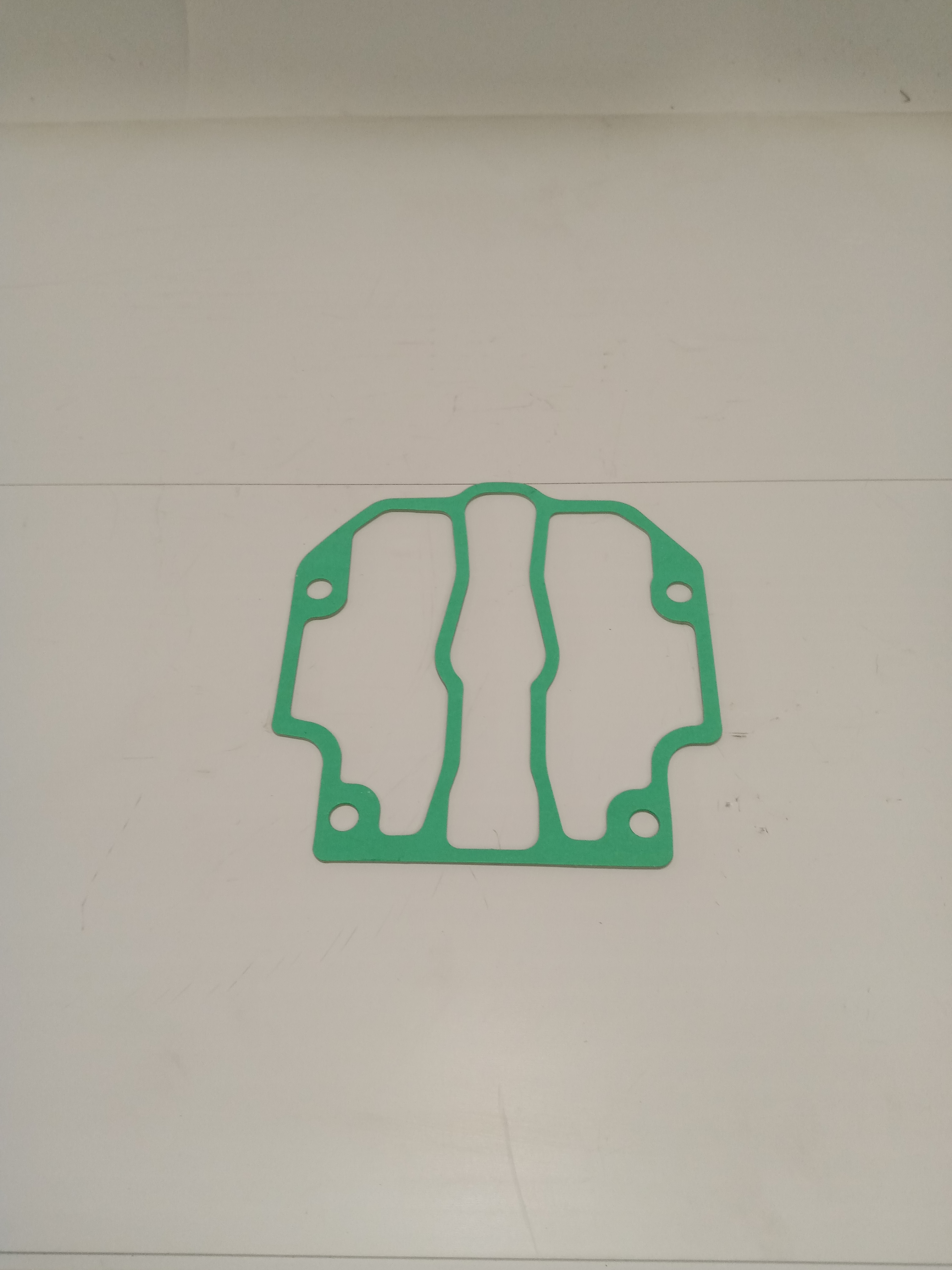 Прокладка клап.крышки верхняя Deutz 04224392