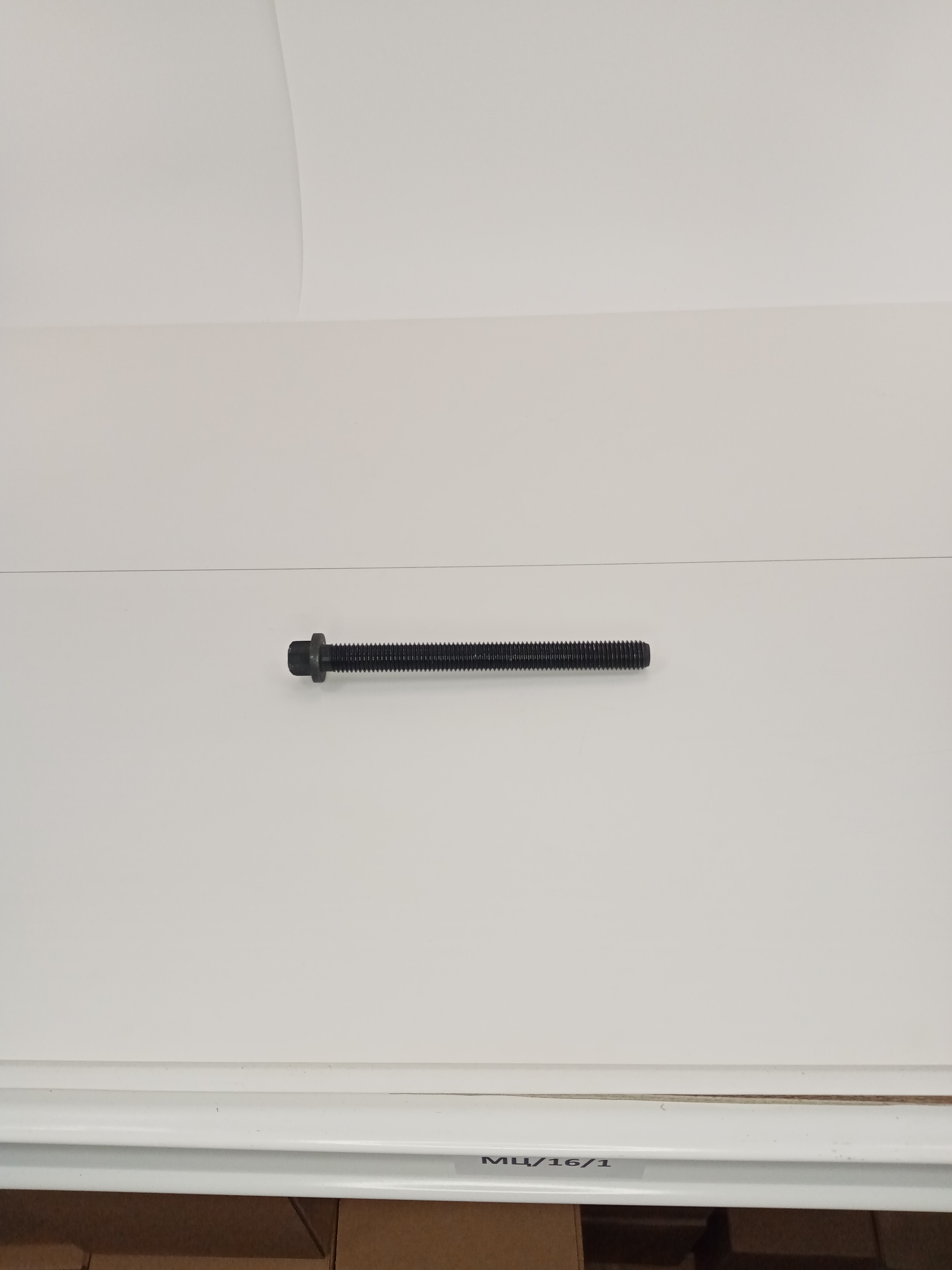 Болт ГБЦ  Deutz 04270815