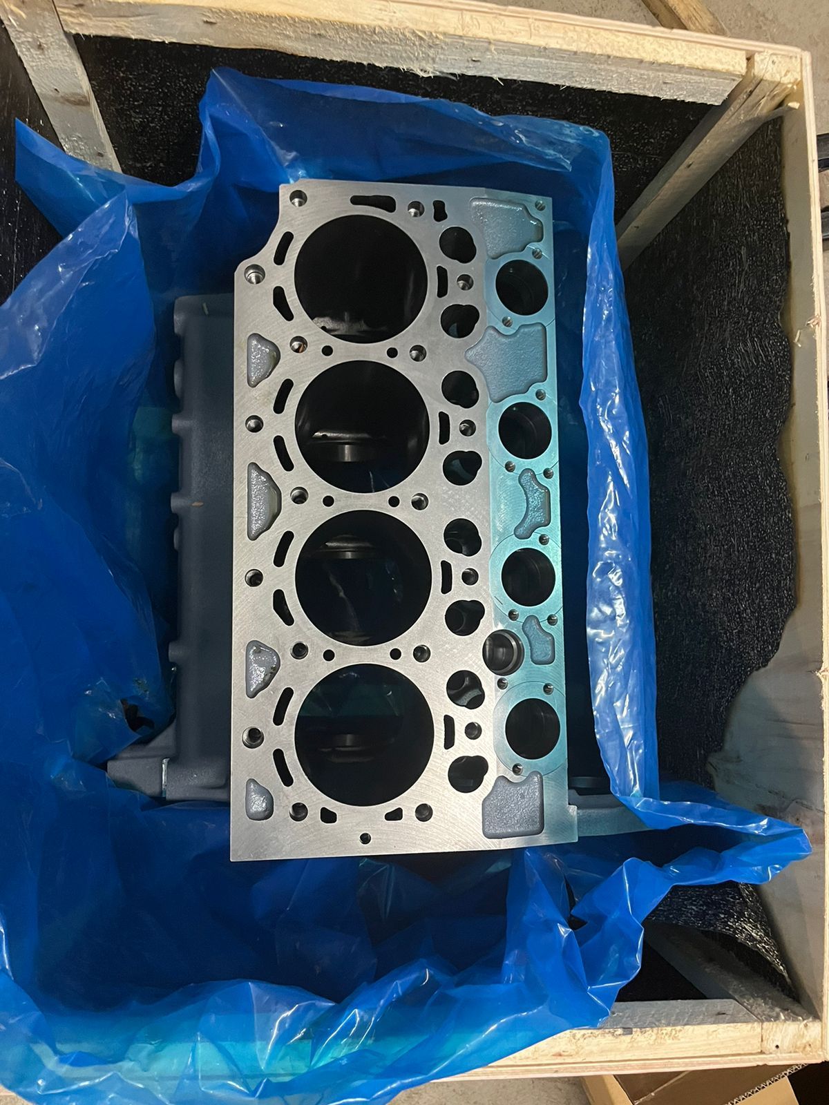 Купить Volvo 20791246 Блок двигателя  D4D BL61, BL71 20791246