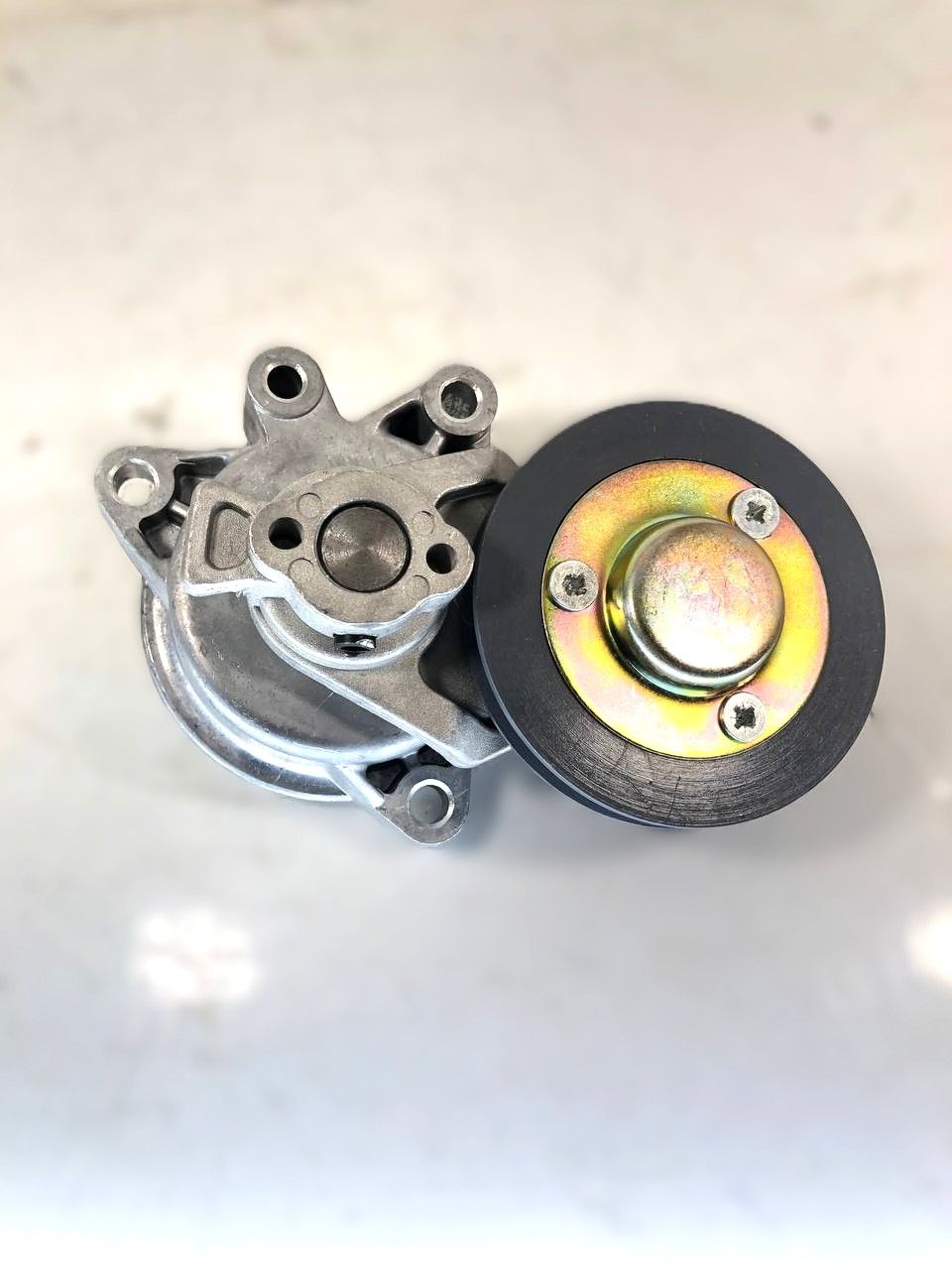 Купить Deutz 04152510 Натяжитель ремня 913/912/914 04152510